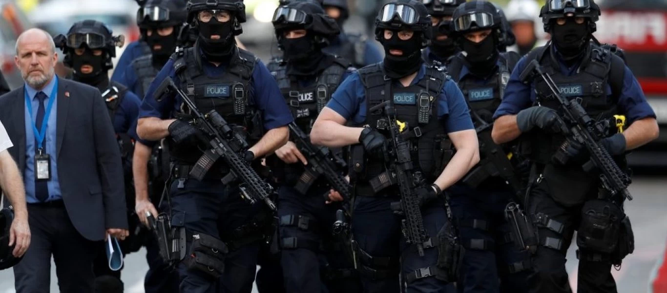 Λονδίνο: Συνελήφθη άνδρας που κρατούσε τσεκούρι σε κεντρικό δρόμο!